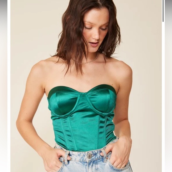Tops - NWT PERFECT TIMING CORSET
